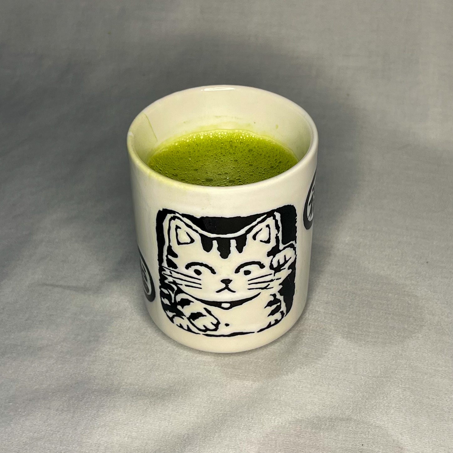 Yunomi Style Teacup with Maneki-neko Cat